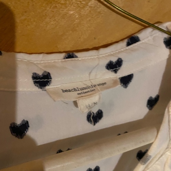 Beach Lunch Lounge button down top size medium - Picture 3 of 3